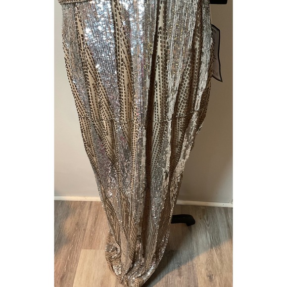 Aidan Mattox Silver Beaded V Neck Sleeveless Long Gown Dress Size 12 MD1E209107 - Picture 10 of 12